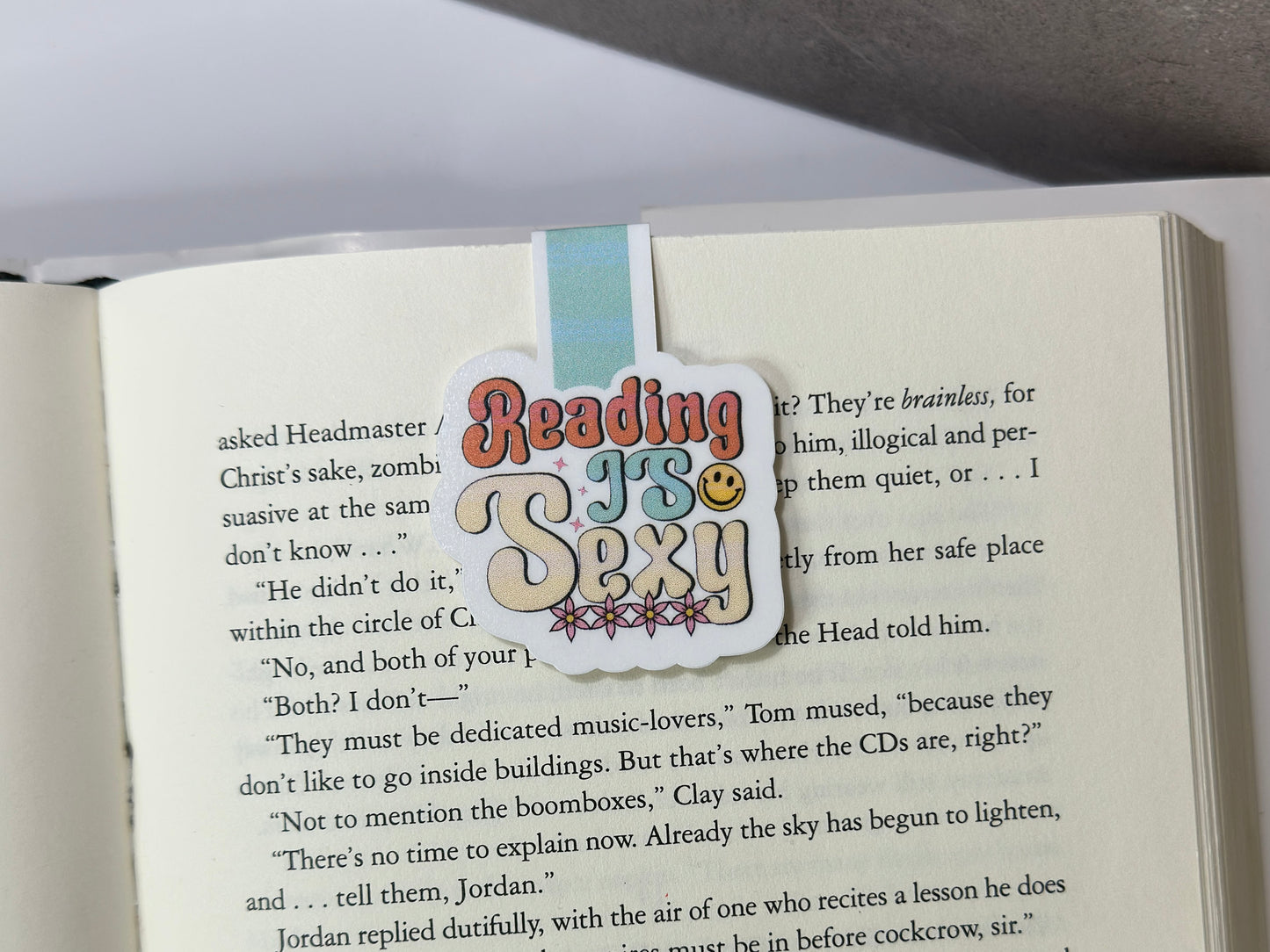 Reading is Sexy Retro Style Magnetic Bookmark